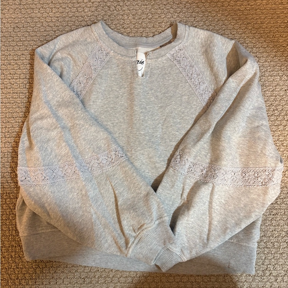 Aerie hey crotchet sweatshirt in light gray